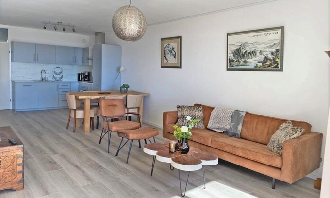 Municipality of IJsselstein House | | Travl.is Expats | NL # Ijsselstein Riverside Zen