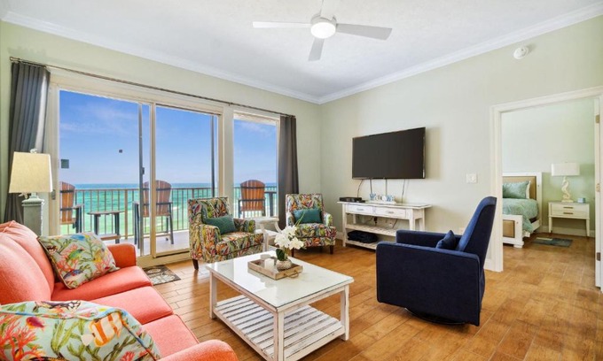 Lower Grand Lagoon Apartment | Treasure Island 0303