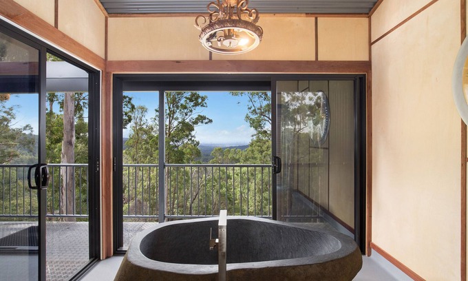 Austinville House | TREE HOUSE #1. Private, stone bath with amazing views of Gold Coast Hinterland
