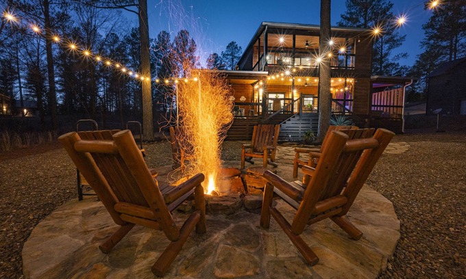 Broken Bow Cabin | Tree of Life - Peaceful Creekside Stay w/Hot Tub, 2 Decks, Gas Grill, Sleeps 8
