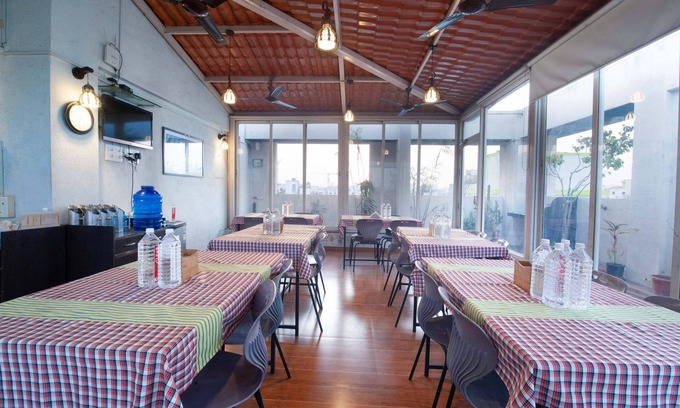 Hadapsar Hotel | Treebo Park View Hadapsar