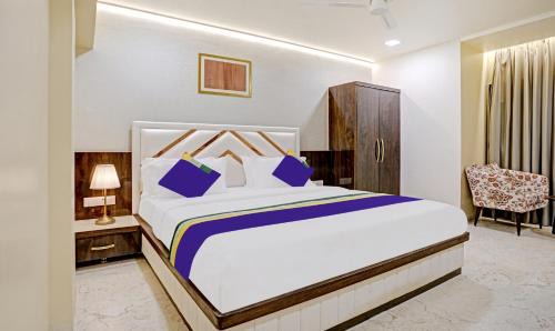 Nagpur Hotel | Treebo Premium Golden Bliss Trimurti Nagar Square