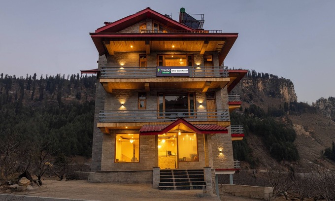 Burwa Hotel | Treebo Premium Silverstone Resort With Mountain Valley View