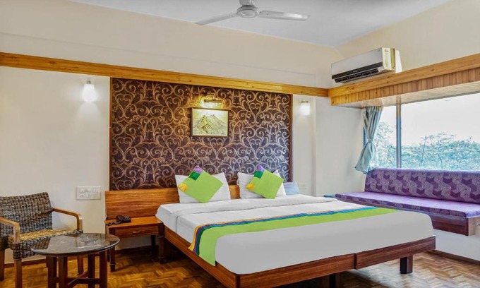 Shivajinagar Hotel | Treebo Sahara Shivaji Nagar