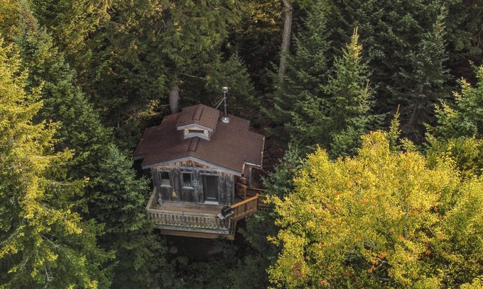 Saint-Faustin-Lac-Carre House | Treehouse #04 (Lakefront)