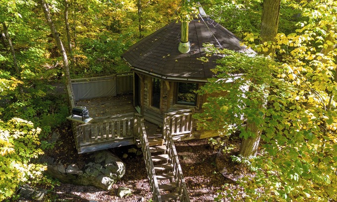 Saint-Faustin-Lac-Carre House | Treehouse #9 | The Yurt