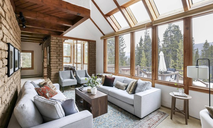 Breckenridge Cabin | Treehouse by AvantStay | Secluded Mountain Cabin w/Views, Hot Tub & Treehouse!