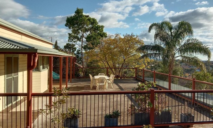 West Albury House | Treetops Escape Albury
