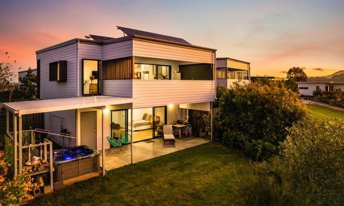 Ocean Shores House | Treetops Ocean Vista Lalirra