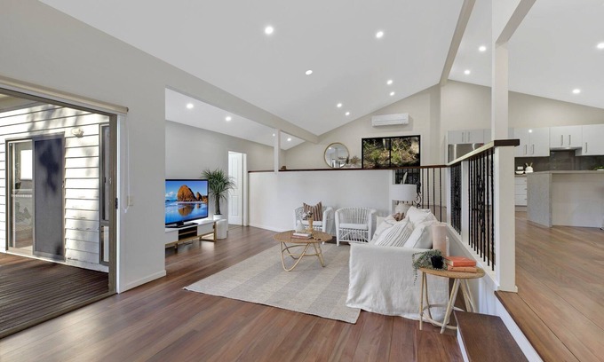 Pretty Beach House | Treetops on the Bay, Pretty Beach