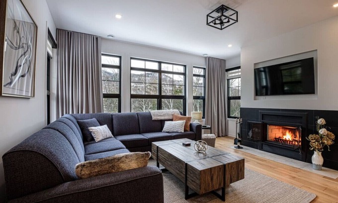 Tremblant-Les-Eaux Apartment | Tremblant-Les-Eaux 215-7 - Tremblant a Louer