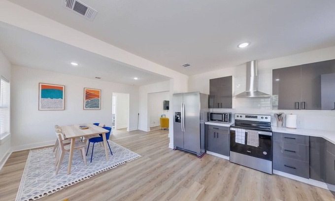 South Central Houston House | Trendy Boho Stay