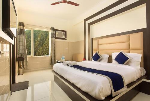 Katra Hotel | Trimrooms Trinity Katra