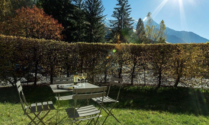 Chamonix City Centre Apartment | Triolet Jardin - an apartment that sleeps 4 guests in 1 bedroom