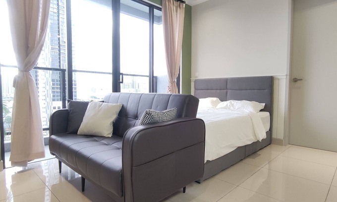 Kuala Lumpur Condo | TRION The 108 Family Suite Pool & City view