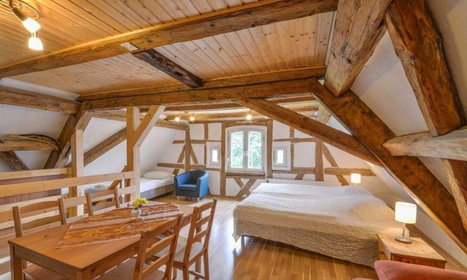 Geislingen an der Steige Apartment | Triple room with shower or bathtub and WC