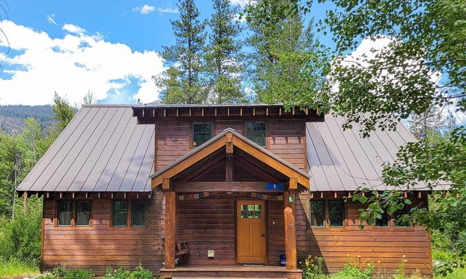 Mazama Cabin | Triple J Cabin Summar