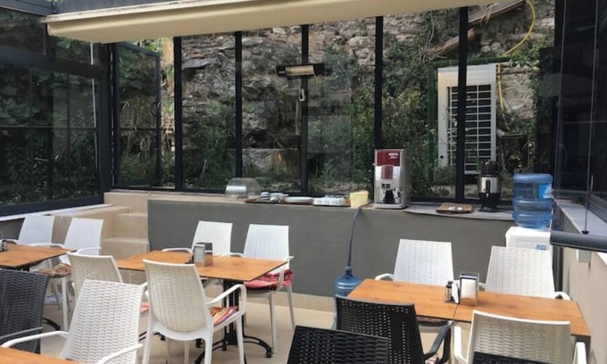 Sultanahmet Apartment | Triple Room with Garden Viewn