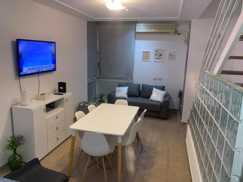 La Plata Apartment | Triplex La plata para 6 personas con cochera y parrila