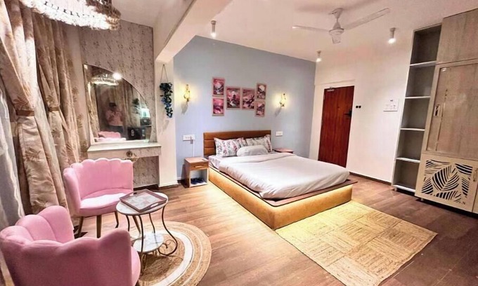 Arpora Apartment | Tropical Charm by Boho- Forest View>Pool & Kitchen