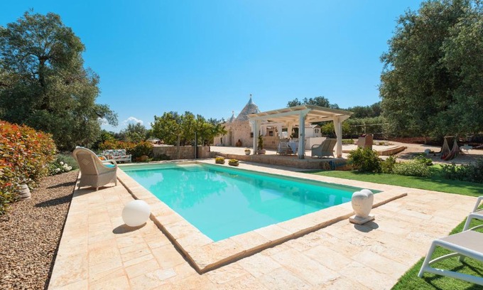 San Michele Salentino Villa | Trullo Milù with Pool