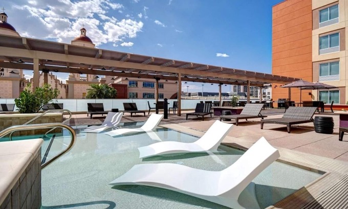 Downtown Tucson Hotel | Tucson Treasure! 2 Comfortable Units. Onsite Parking, Breakfast, Pool!