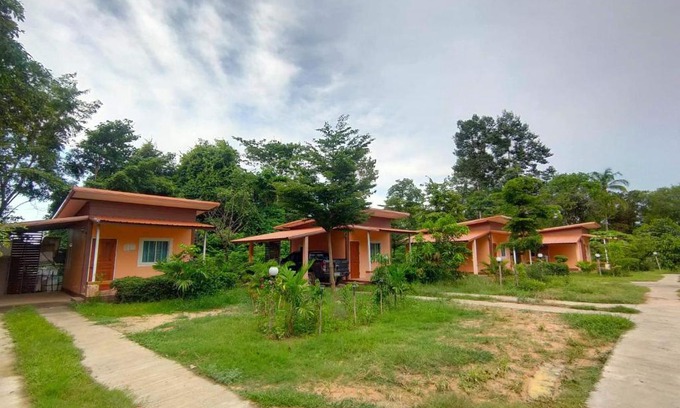 Mukdahan Ski Chalet | Tungngoen Resort