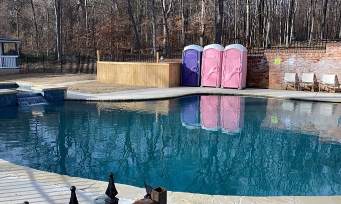 Raleigh House | Turn of the Century Estate 9 BR with Sauna and Pool, Fully fenced, Secluded