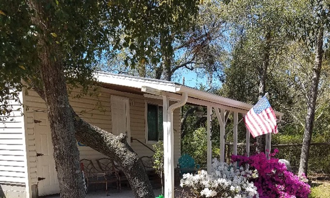 Supply House | Turtle Time - 4 Bd House Near Holden Beach - escape the crowds!