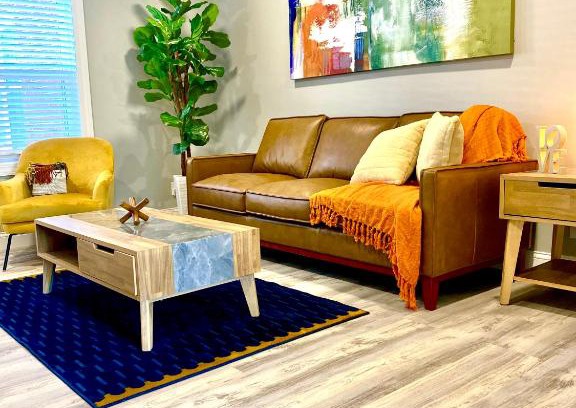 Downtown Omaha Apartment | Twice as nice get away!