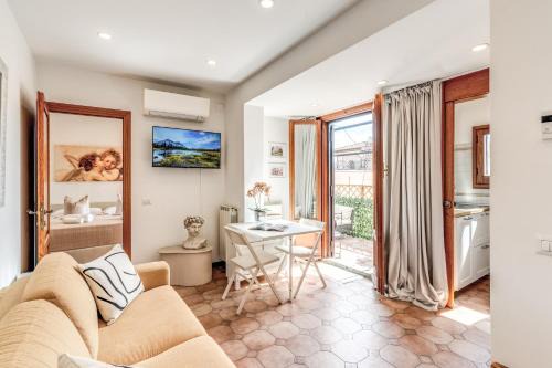 Rione IV Campo Marzio Apartment | Twilight Terrace - Piazza di Spagna