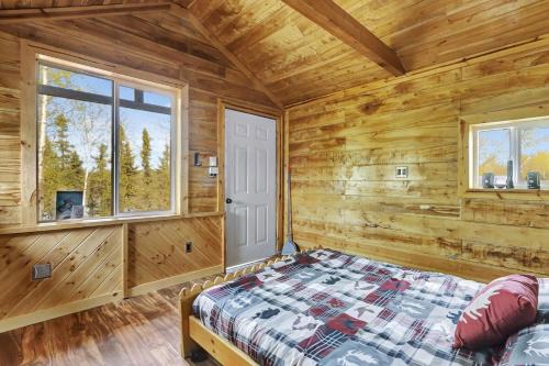 Houston House | Twin Lakes Couples Dry Cabin