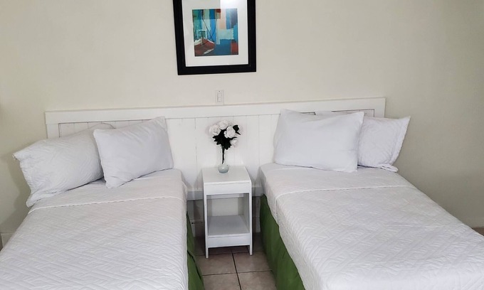 Westward Villas Subdivision Hotel | Twin Patio Hideaway