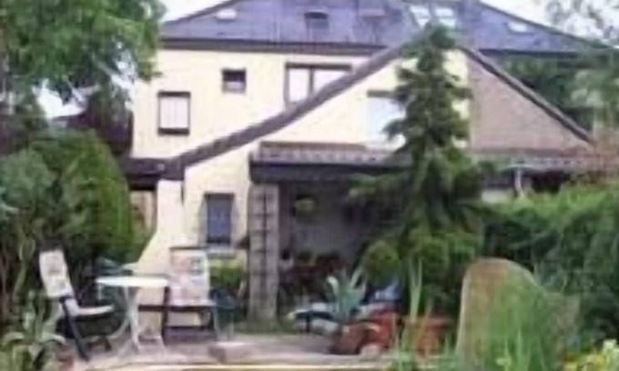 Neuruppin Apartment | Twin room (20 sqm) with shared shower and toilet