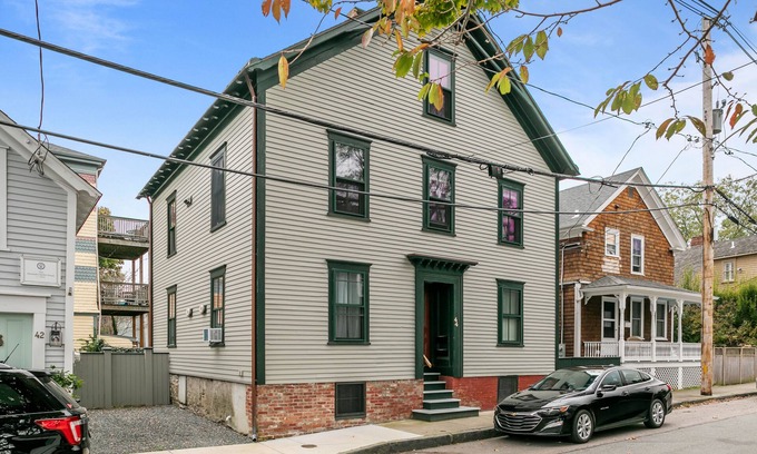 The Point Apartment | Two Bed, Two Bath, two blocks from water, downtown Newport summer rental.