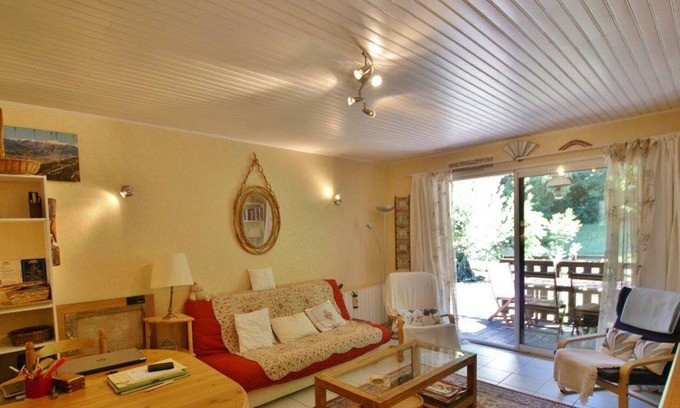 Barcelonnette Apartment | Two-Bedroom Apartment with South-Facing Garden for 6 Guests in Calm Residence, Close to Barcelonnette Center