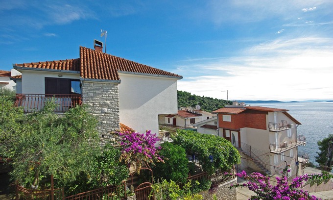 Okrug Donji Apartment | Two bedroom apartment near beach Okrug Donji, Čiovo (A-18300-a)