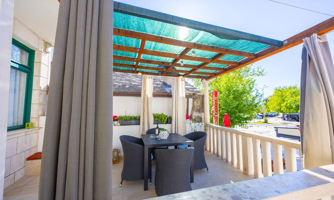 Baska Voda Apartment | Two bedroom apartment with terrace and sea view Baška Voda, Makarska (A-12714-a)