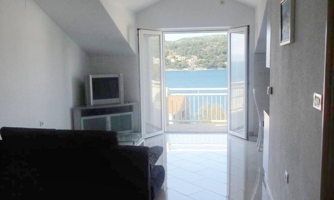 Sumartin Apartment | Two bedroom apartment with balcony and sea view Sumartin, Brač (A-5620-d)