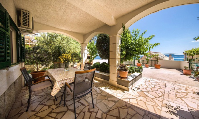 Pisak Apartment | Two bedroom apartment near beach Pisak, Omiš (A-1067-e)