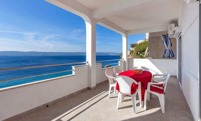 Pisak Apartment | Two bedroom apartment near beach Pisak, Omiš (A-1001-c)