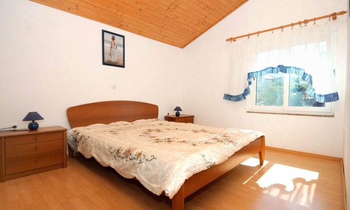 Kali Apartment | Two bedroom apartment near beach Kali, Ugljan (A-837-a)