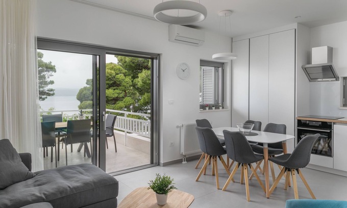 Brela Apartment | Two bedroom apartment with terrace and sea view Brela, Makarska (A-19345-b)