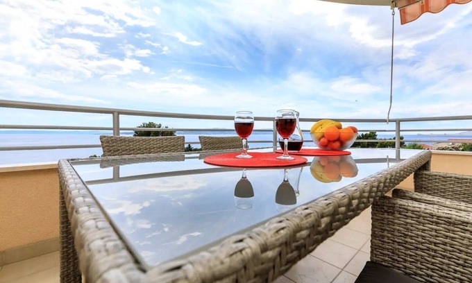 Brela Apartment | Two bedroom apartment with terrace and sea view Brela, Makarska (A-19998-a)