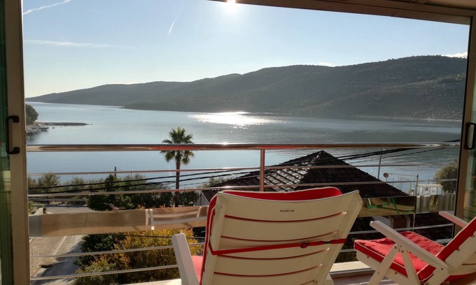 Marina Apartment | Two bedroom apartment with terrace and sea view Marina, Trogir (A-14191-a)