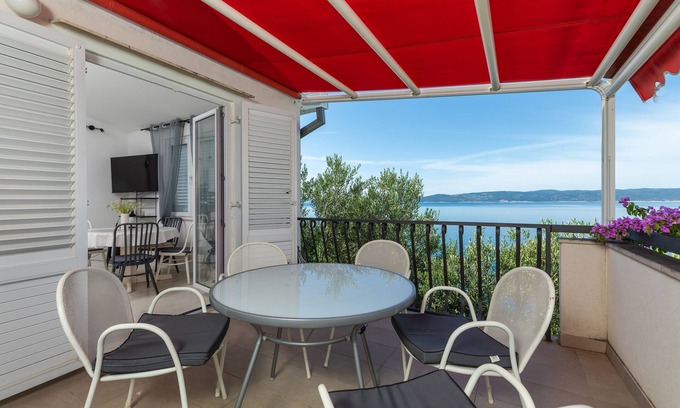 Pisak Apartment | Two bedroom apartment with terrace and sea view Pisak, Omiš (A-652-a)