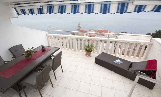 Pisak Apartment | Two bedroom apartment with terrace and sea view Pisak, Omiš (A-5154-e)