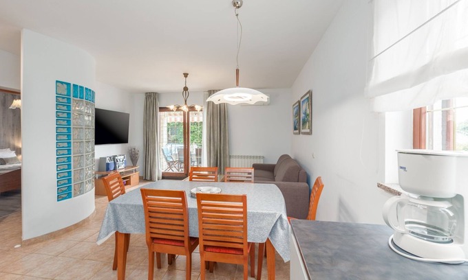 Vrsar Apartment | Two bedroom apartment with terrace Vrsar, Poreč (A-17473-b)