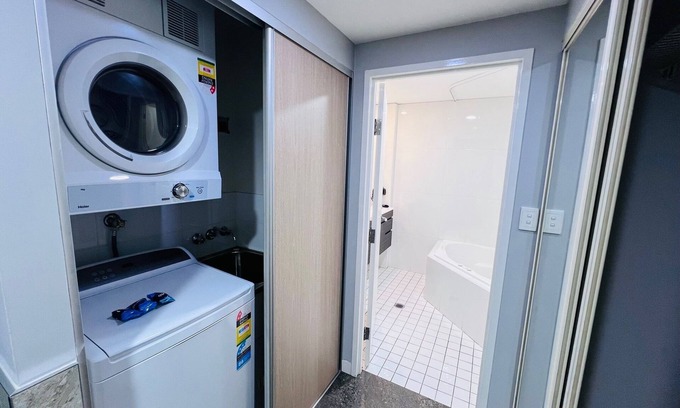 Hamilton Apartment | Two Bedroom Interconnect