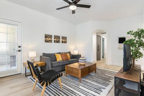 Pinnacle Peak Apartment | TWO CozySuites at Kierland Commons with pool